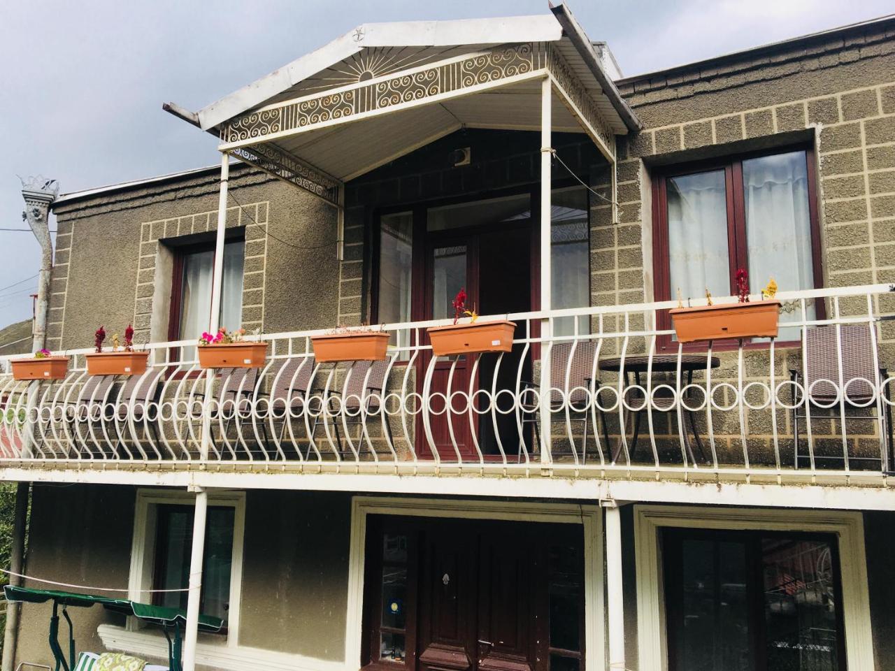 Maia'S Guest House Gergeti Stepantsminda Exterior photo